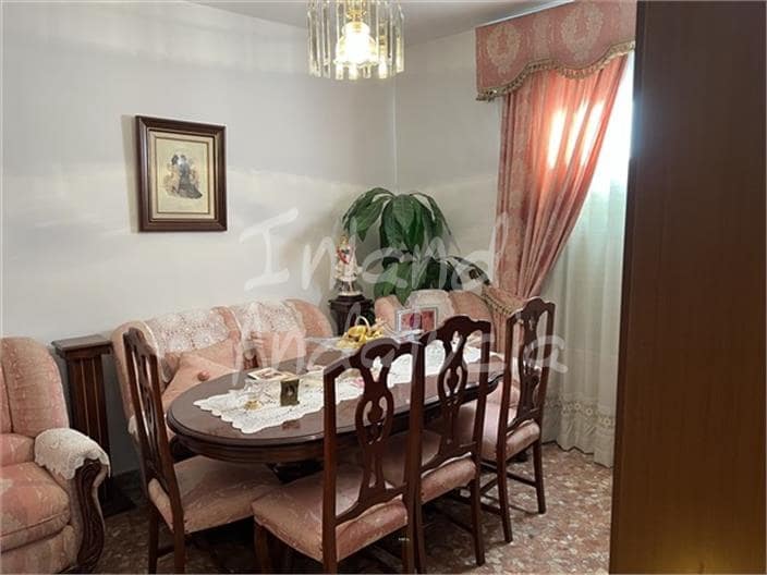 4 soveværelse Byhus til salg i Rute med garage - € 99.000 (Ref: 9348855)