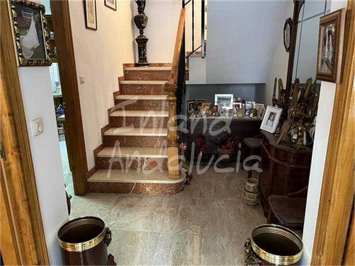 4 soveværelse Byhus til salg i Rute med garage - € 99.000 (Ref: 9348855)