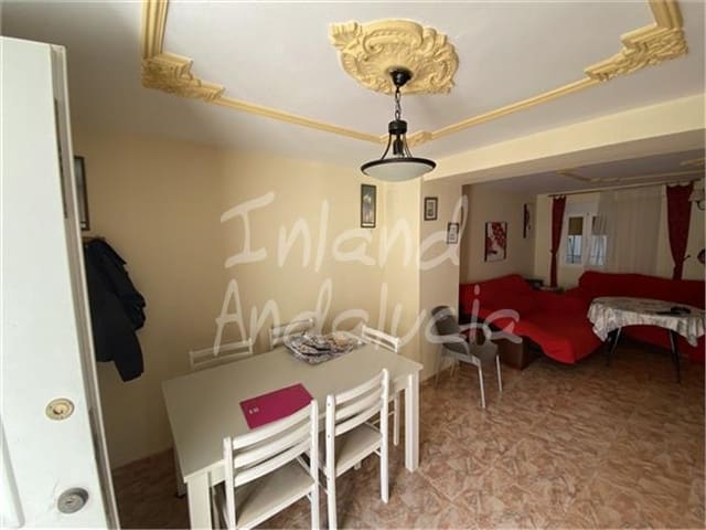 3 soveværelse Byhus til salg i Montefrío med garage - € 62.000 (Ref: 9366791)