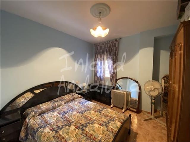 3 soveværelse Byhus til salg i Montefrío med garage - € 62.000 (Ref: 9366791)