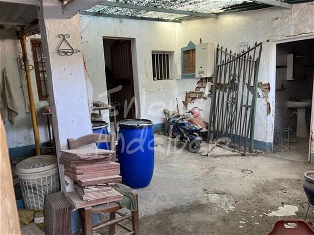 4 soverom Hus til salgs i Rute med garasje - € 73 000 (Ref: 9366792)