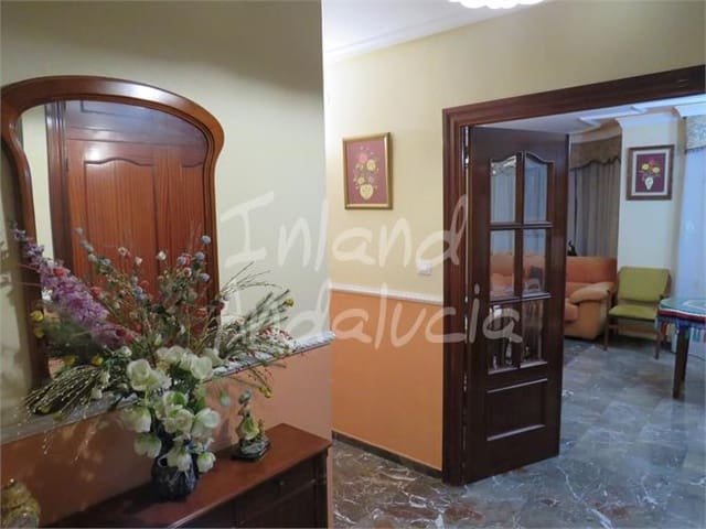 3 bedroom Apartment for sale in Martos - € 130,000 (Ref: 9382010)