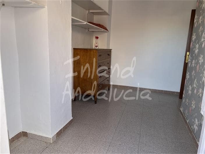 3 soveværelse Byhus til salg i Castillo de Locubin med garage - € 120.000 (Ref: 9382011)