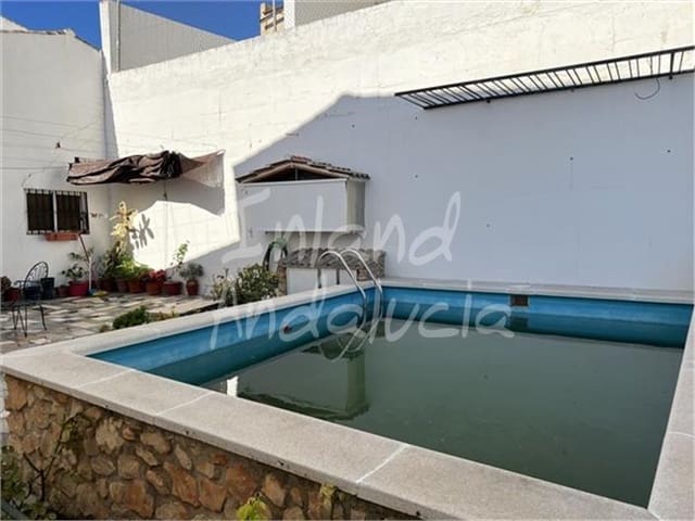 5 soveværelse Byhus til salg i Luque med swimmingpool garage - € 155.000 (Ref: 9382012)