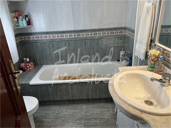 5 soverom Hus til salgs i Luque med svømmebasseng garasje - € 155 000 (Ref: 9382012)