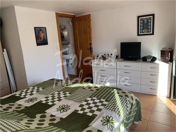 3 slaapkamer Huis te koop in Moclin met garage - € 102.000 (Ref: 9387070)