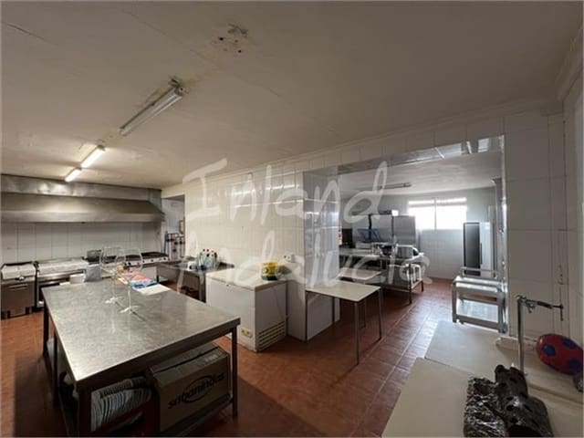 5 soverom Kommersiell til salgs i Montefrío med svømmebasseng garasje - € 800 000 (Ref: 9390077)