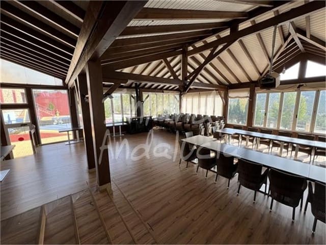 5 soverom Kommersiell til salgs i Montefrío med svømmebasseng garasje - € 800 000 (Ref: 9390077)