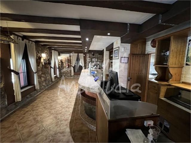 5 soverom Kommersiell til salgs i Montefrío med svømmebasseng garasje - € 800 000 (Ref: 9390077)