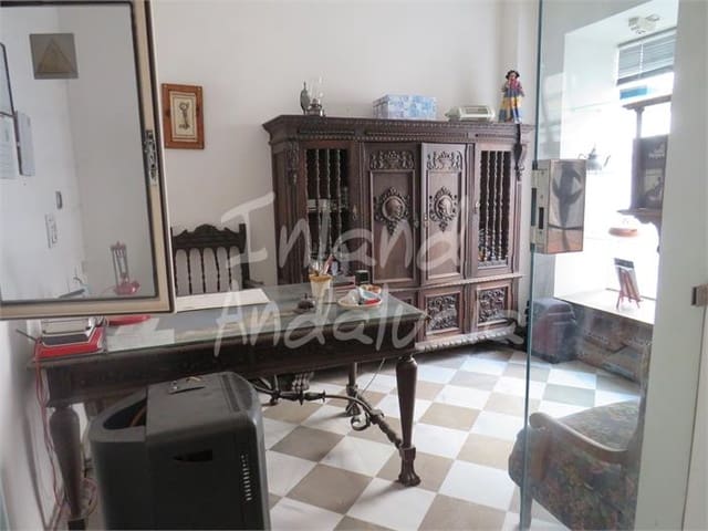 5 bedroom Commercial for sale in Alcaudete - € 200,000 (Ref: 9400335)