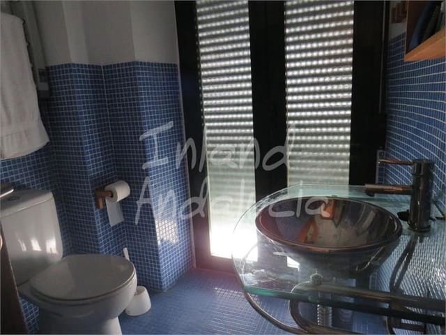 5 bedroom Commercial for sale in Alcaudete - € 200,000 (Ref: 9400335)