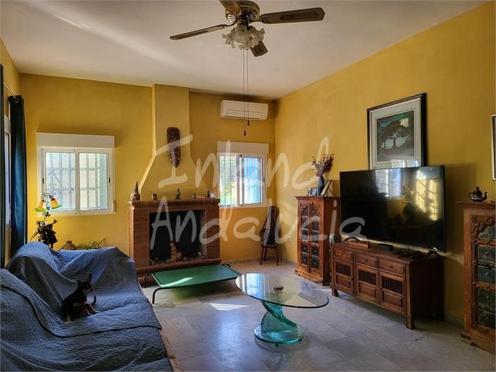 3 soverom Villa til salgs i Marchena med svømmebasseng garasje - € 210 000 (Ref: 9402837)