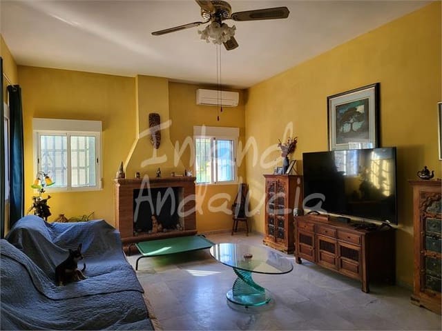 3 soverom Villa til salgs i Marchena med svømmebasseng garasje - € 210 000 (Ref: 9402837)