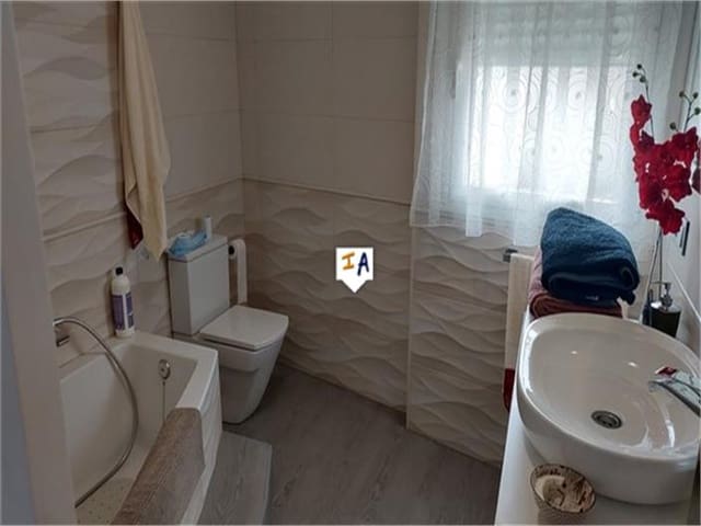 4 soverom Hus til salgs i Priego de Córdoba med svømmebasseng garasje - € 225 000 (Ref: 9421796)