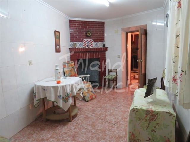 4 makuuhuone Omakotitalo myytävänä paikassa Martos mukana 
autotalli - 83 000 € (Ref: 9432847)