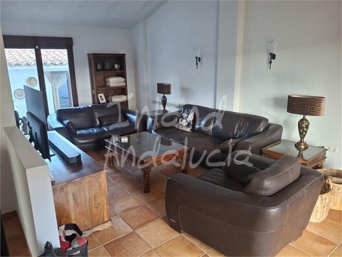 6 bedroom Finca/Country House for sale in Mures with pool garage - € 375,000 (Ref: 9432848)
