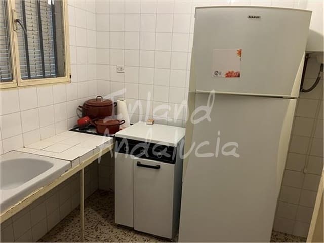 2 slaapkamer Huis te koop in Priego de Córdoba met garage - € 59.000 (Ref: 9432849)