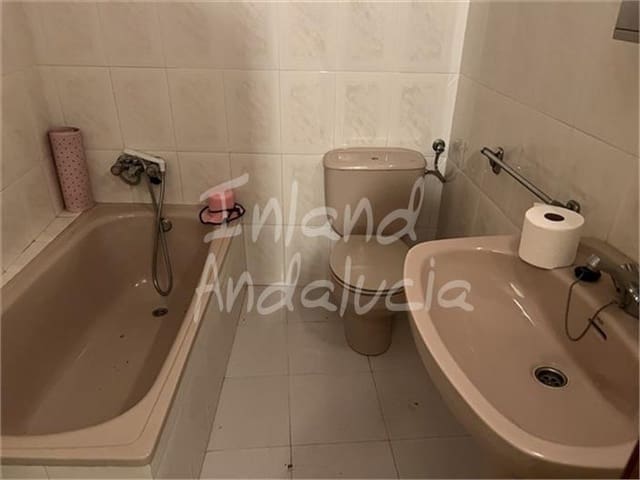 2 slaapkamer Huis te koop in Priego de Córdoba met garage - € 59.000 (Ref: 9432849)