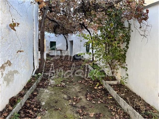 2 slaapkamer Huis te koop in Priego de Córdoba met garage - € 59.000 (Ref: 9432849)