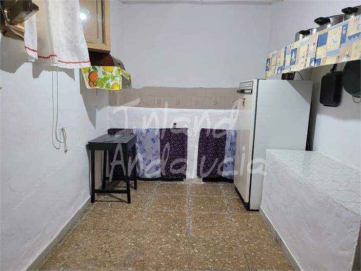 4 slaapkamer Finca/Landhuis te koop in Iznajar met garage - € 220.000 (Ref: 9474719)