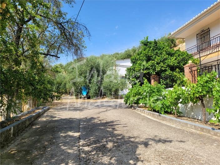 4 slaapkamer Finca/Landhuis te koop in Iznajar met garage - € 220.000 (Ref: 9474719)