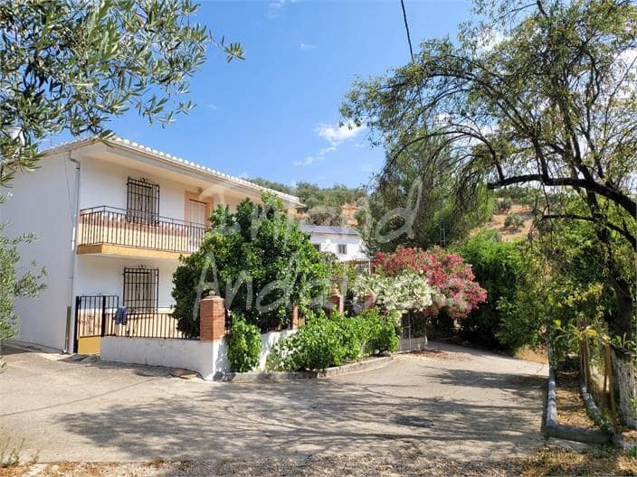 4 slaapkamer Finca/Landhuis te koop in Iznajar met garage - € 220.000 (Ref: 9474719)