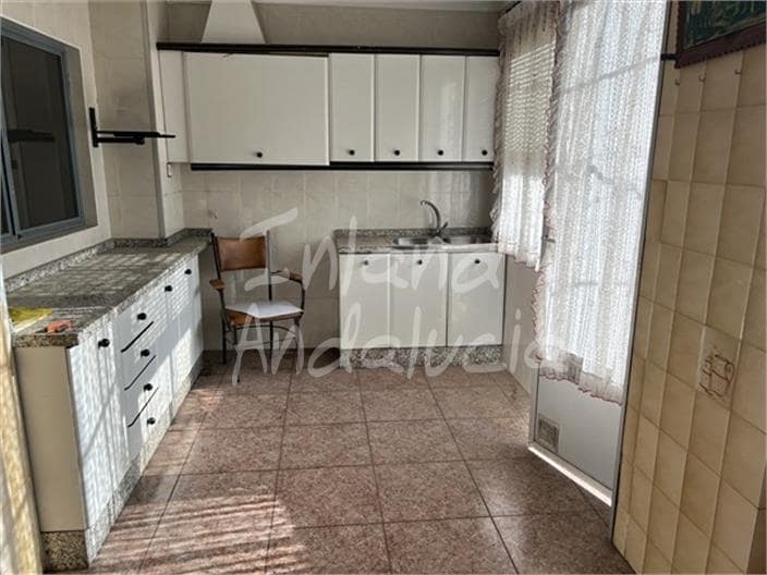 3 bedroom Townhouse for sale in Castillo de Locubin with garage - € 49,000 (Ref: 9483680)