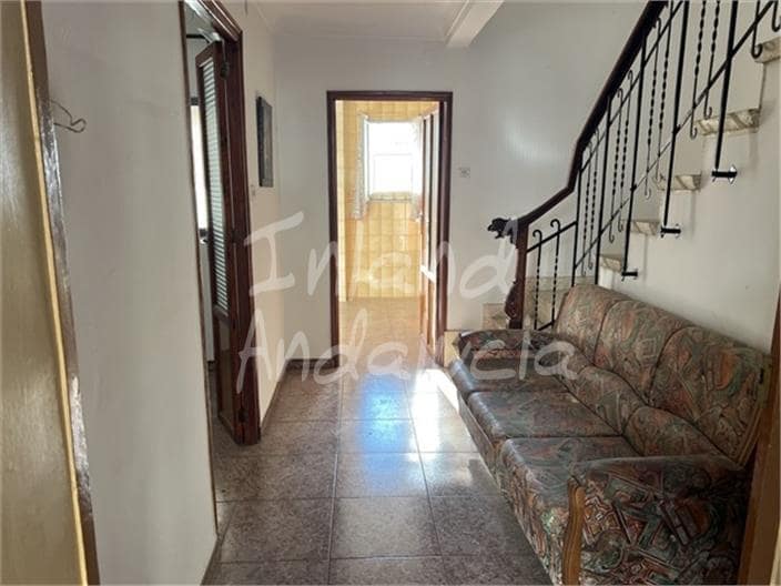 3 bedroom Townhouse for sale in Castillo de Locubin with garage - € 49,000 (Ref: 9483680)