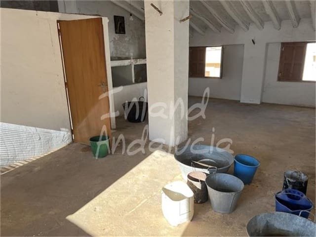 3 sypialnia Dom na sprzedaż w Castillo de Locubín z garażem - 49 000 € (Ref: 9483680)