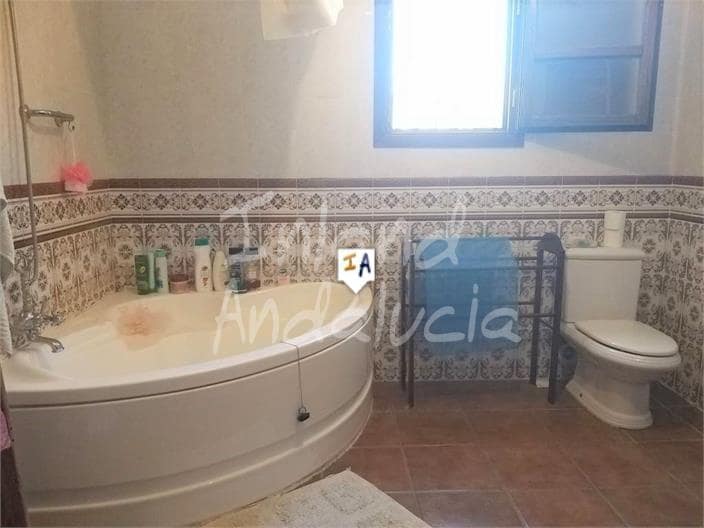 Finca/Casa Rural de 7 habitaciones en Iznájar en venta - 299.000 € (Ref: 9496686)