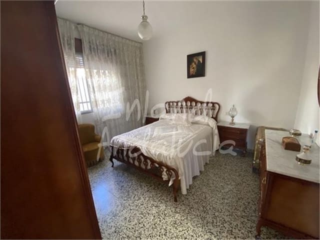 3 bedroom Townhouse for sale in Albuñuelas with garage - € 126,000 (Ref: 9508095)