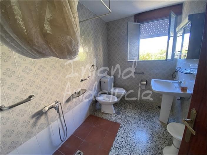 3 bedroom Townhouse for sale in Albunuelas with garage - € 126,000 (Ref: 9508095)