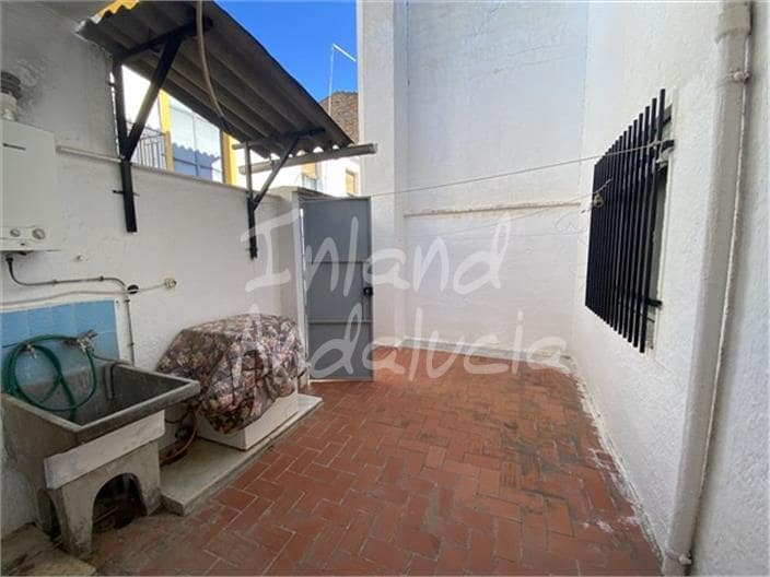 3 bedroom Townhouse for sale in Albunuelas with garage - € 126,000 (Ref: 9508095)