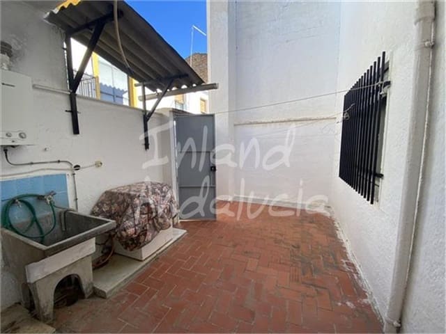 3 bedroom Townhouse for sale in Albuñuelas with garage - € 126,000 (Ref: 9508095)