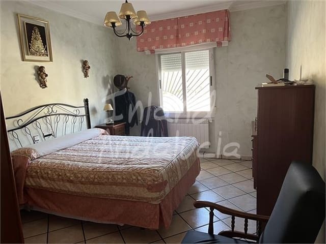 4 soverom Villa til salgs i Alcalá la Real med svømmebasseng garasje - € 389 000 (Ref: 9533045)