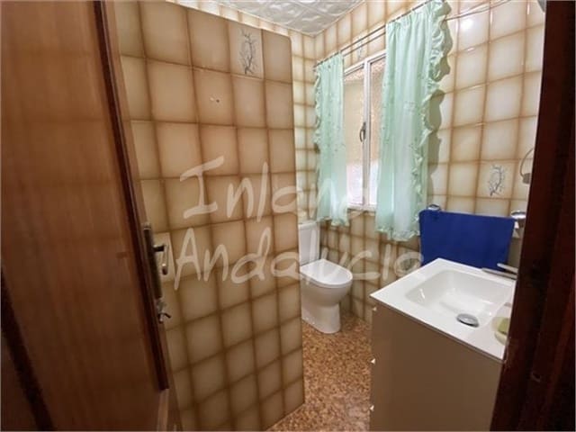 3 bedroom Villa for sale in Otura with pool garage - € 325,000 (Ref: 9540574)