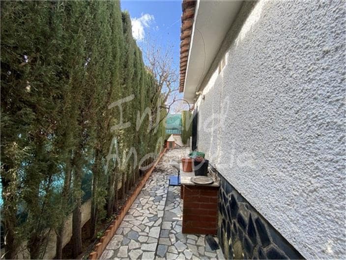 3 bedroom Villa for sale in Otura with pool garage - € 325,000 (Ref: 9540574)