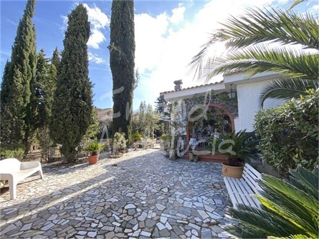 3 bedroom Villa for sale in Otura with pool garage - € 325,000 (Ref: 9540574)