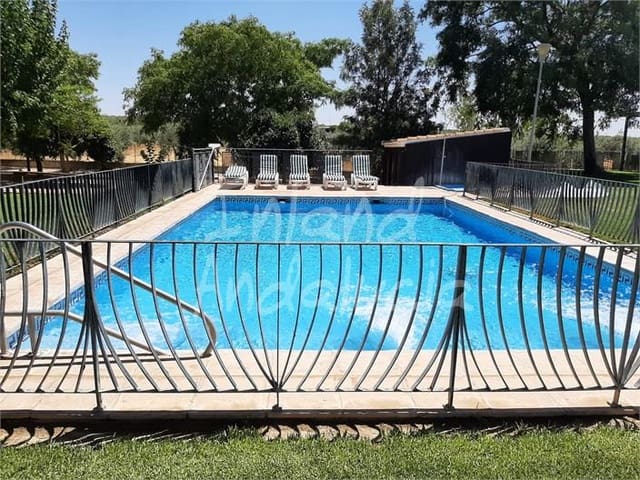 3 soveværelse Villa til salg i La Carlota med swimmingpool garage - € 350.000 (Ref: 9547409)