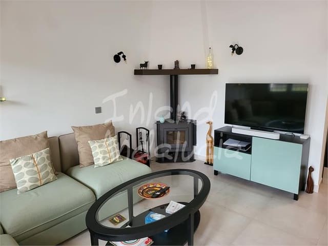 3 Zimmer Villa zu verkaufen in Fuente de Piedra mit Garage - 150.000 € (Ref: 9567905)