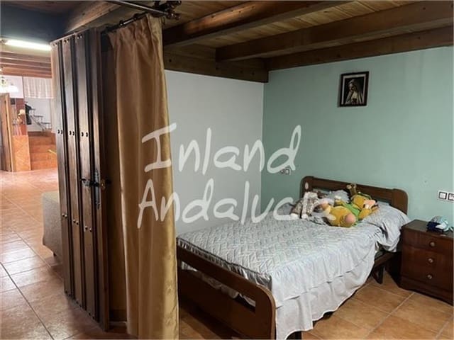 2 soveværelse Finca/Landehus til salg i Castillo de Locubín med garage - € 170.000 (Ref: 9598513)