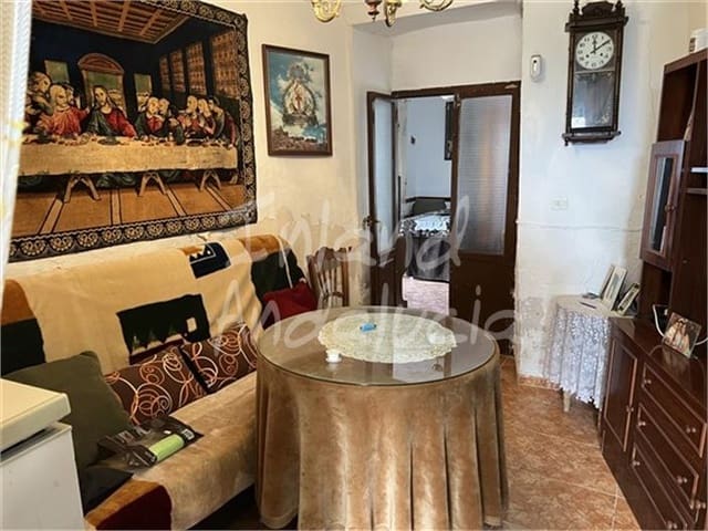 Casa de 4 habitaciones en Castillo de Locubín en venta con garaje - 24.000 € (Ref: 9598514)