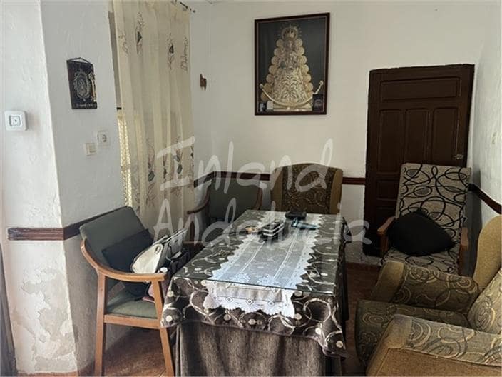 Casa de 4 habitaciones en Castillo de Locubín en venta con garaje - 24.000 € (Ref: 9598514)