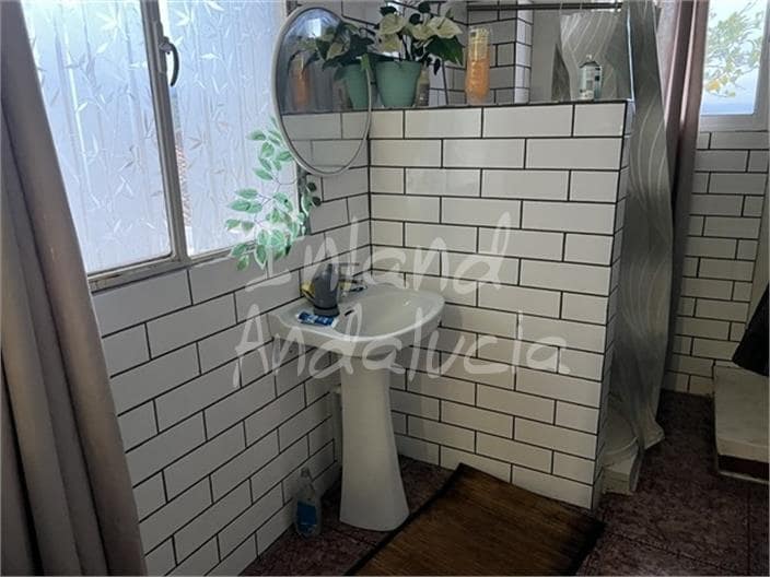 8 slaapkamer Huis te koop in Castillo de Locubin - € 96.000 (Ref: 9614568)