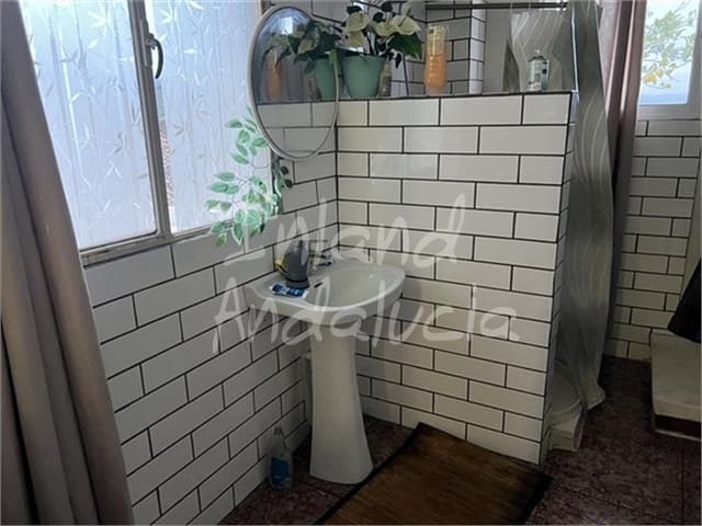 8 Zimmer Haus zu verkaufen in Castillo de Locubín - 96.000 € (Ref: 9614568)