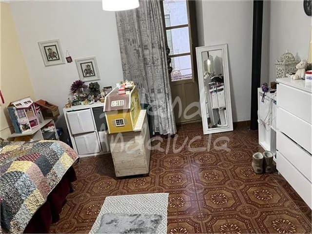 8 Zimmer Haus zu verkaufen in Castillo de Locubín - 96.000 € (Ref: 9614568)