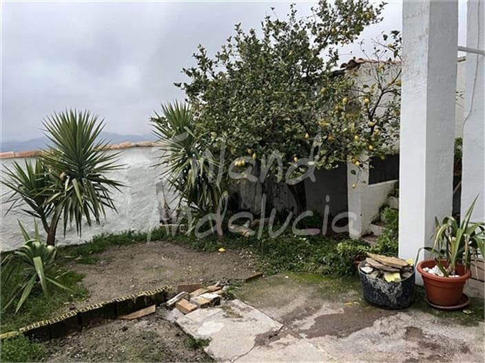 8 slaapkamer Huis te koop in Castillo de Locubin - € 96.000 (Ref: 9614568)