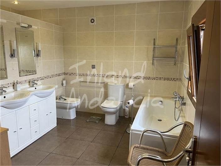 6 bedroom Townhouse for sale in Fuente Alamo with pool - € 265,000 (Ref: 9618856)