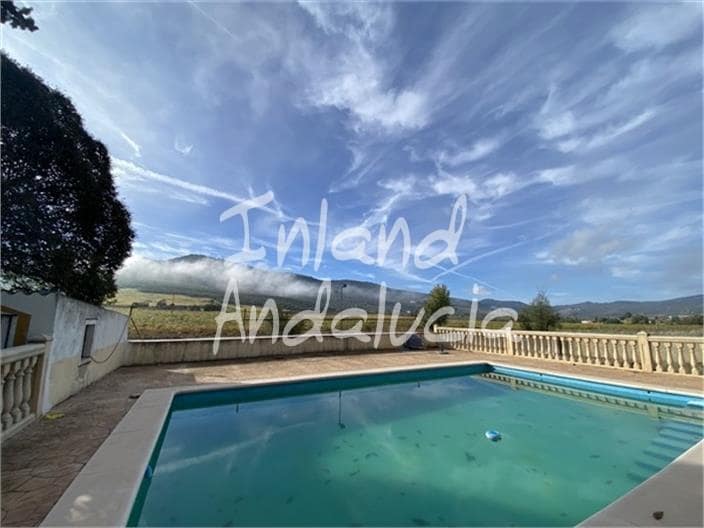Local Comercial de 4 habitaciones en Montefrío en venta con piscina garaje - 312.000 € (Ref: 9625132)