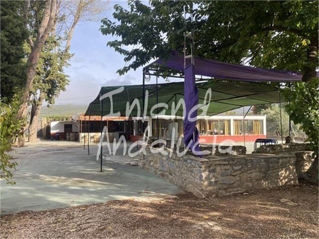 Local Comercial de 4 habitaciones en Montefrío en venta con piscina garaje - 312.000 € (Ref: 9625132)